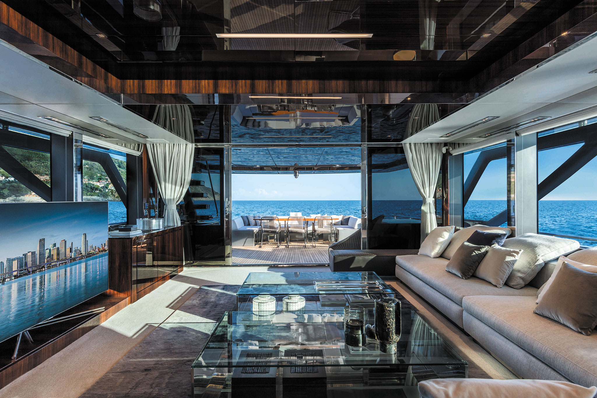 Riva-110-Dolcevita-Yachts-France-171-Interiors-14